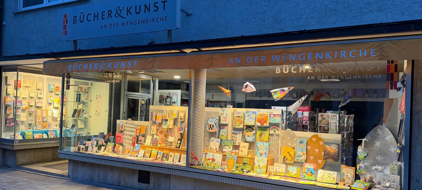 Schaufensterfront im März